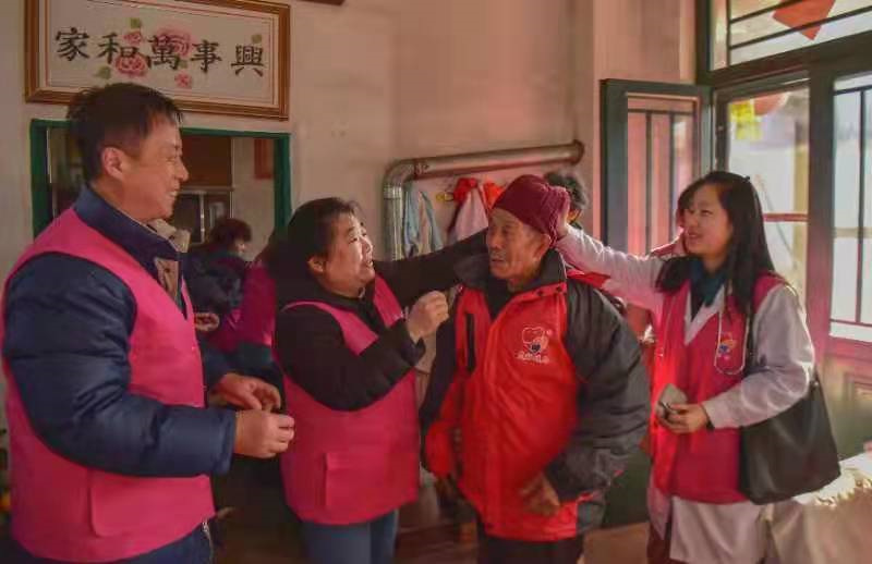12.5國際志愿者日|市北區(qū)志愿服務(wù)團隊持續(xù)推進“暖冬行動”，溫暖孤寡老人